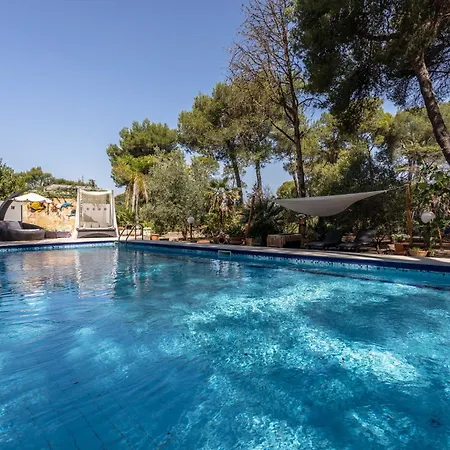 Sole With Pool And Sauna Villa *