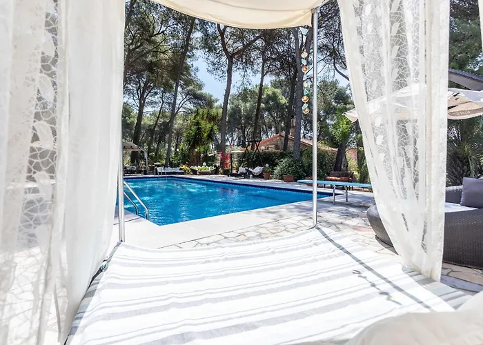 Sole With Pool And Sauna Villa *