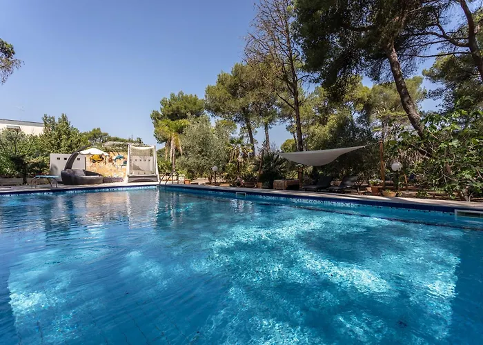 Sole With Pool And Sauna Villa *