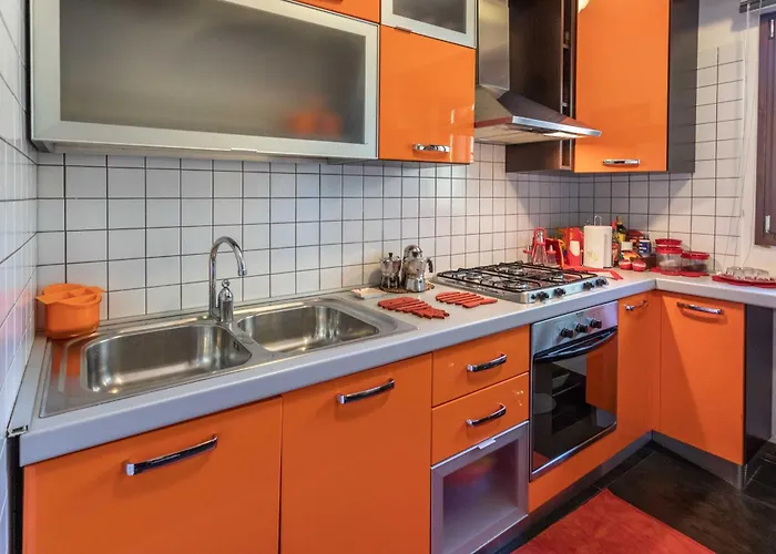 Sole With Pool And Sauna Villa *